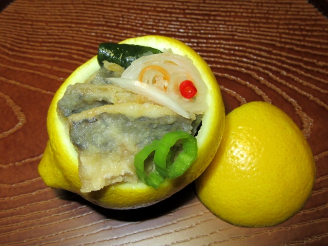 レモン釜の作り方 刺身や酢の物に役立つ簡単な飾り切り小鉢 日本料理 会席 懐石案内所